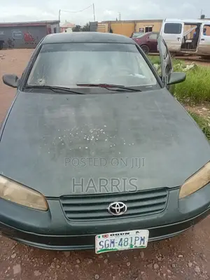 Toyota Camry 2000 Green