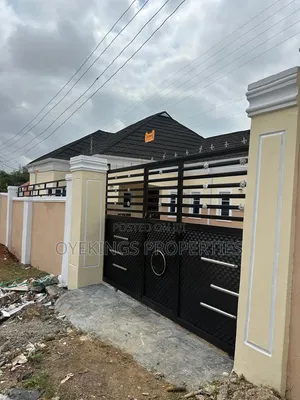 3bdrm Bungalow in Elebu, Oluyole for sale