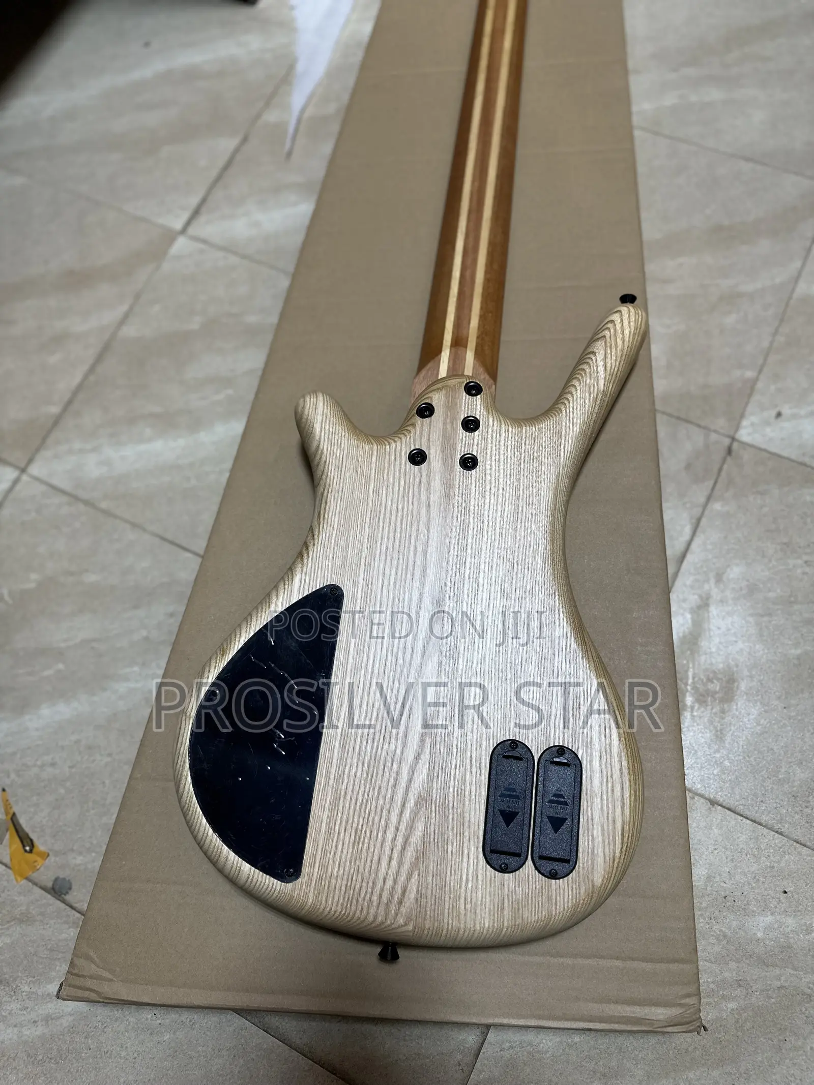 Givson 5-String Electric Bass Guitar (Active)
