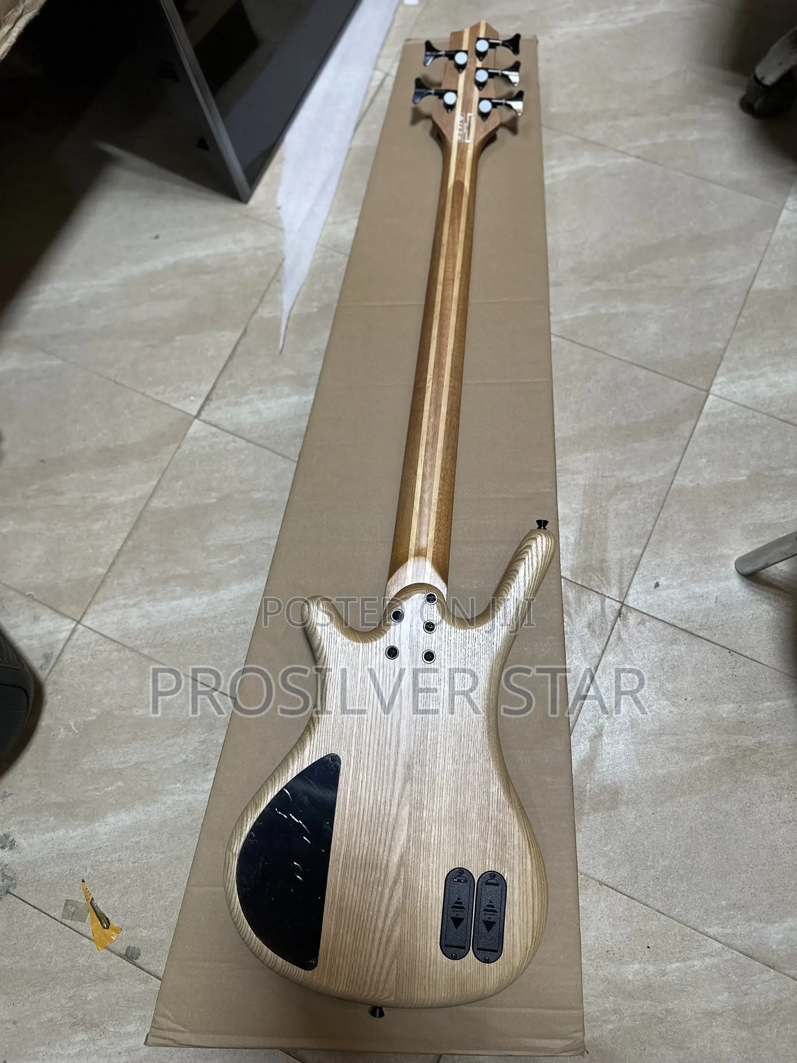 Givson 5-String Electric Bass Guitar (Active)