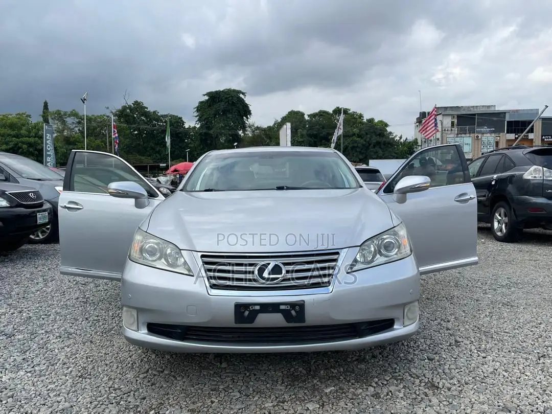 Lexus ES 2012 Silver