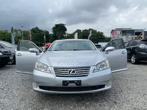 Lexus ES 2012 Silver