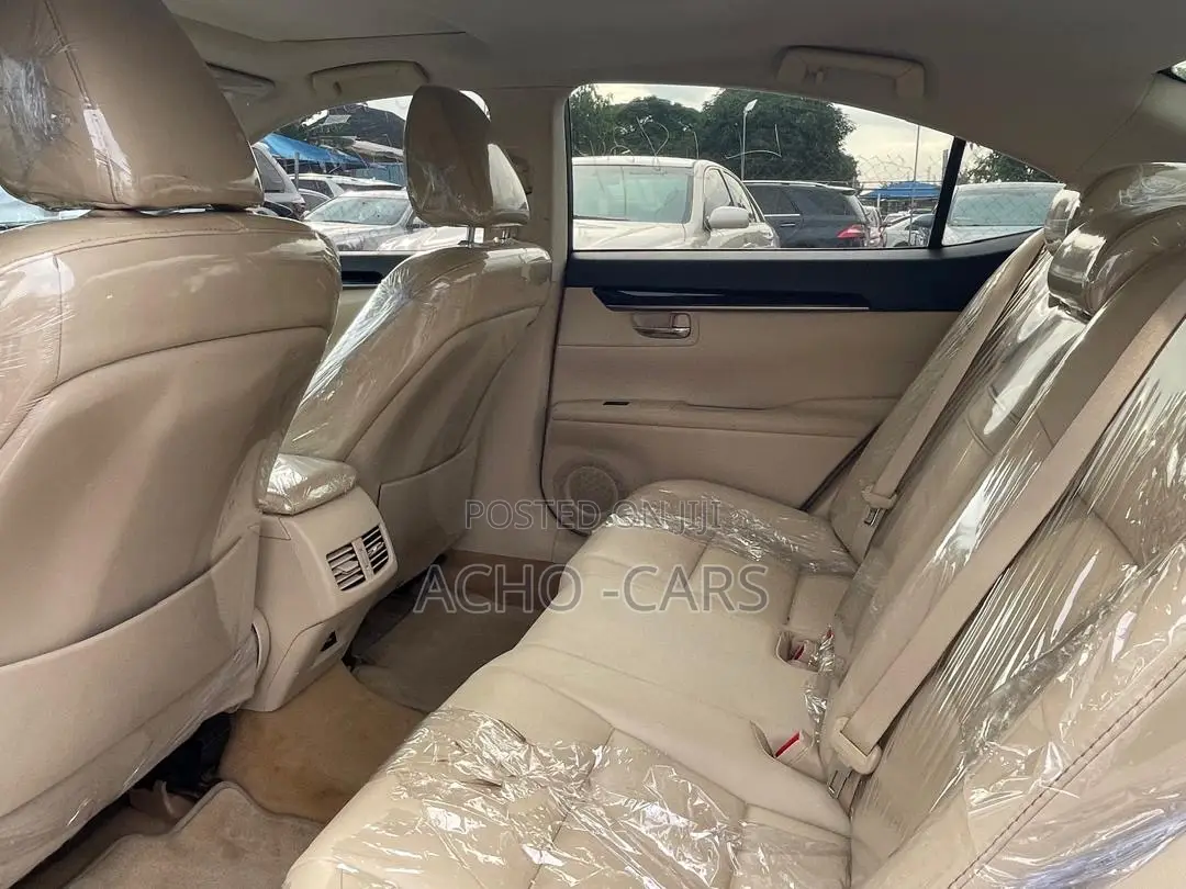 Lexus ES 2014 White