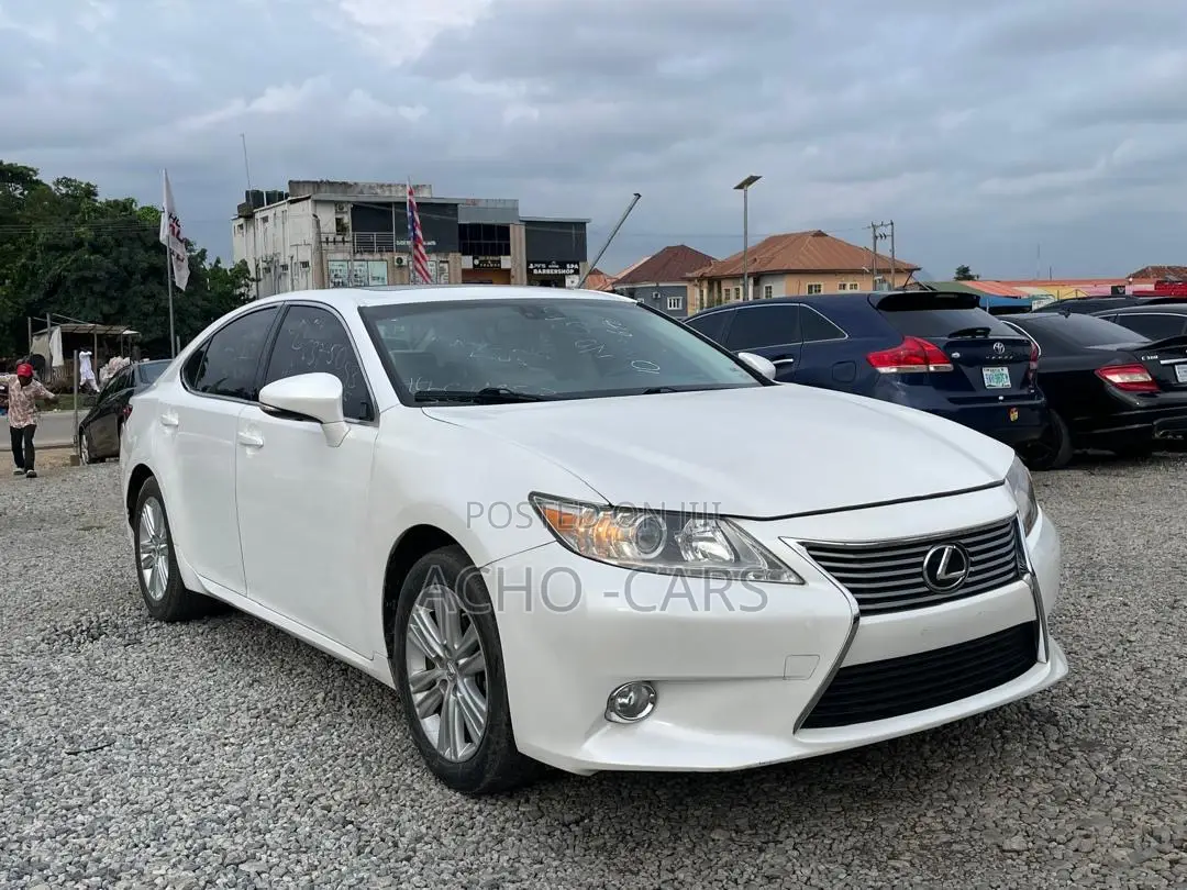 Lexus ES 2014 White