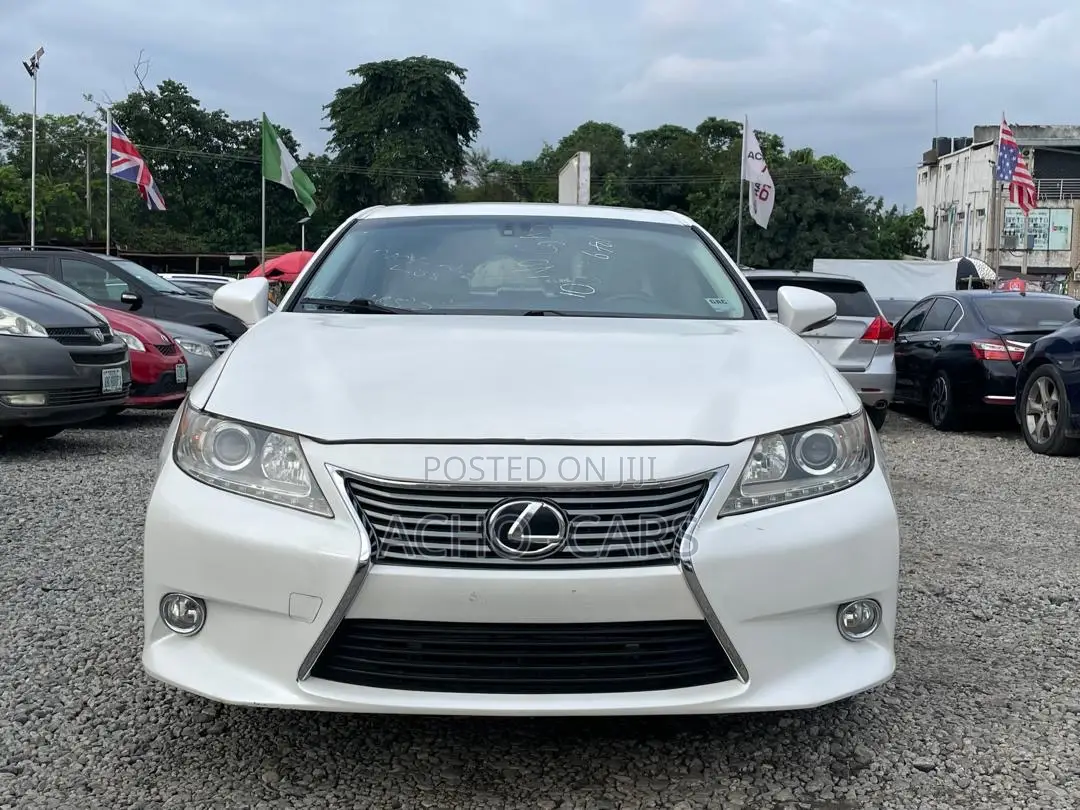 Lexus ES 2014 White