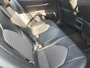 Toyota Camry SE 2022 Gray