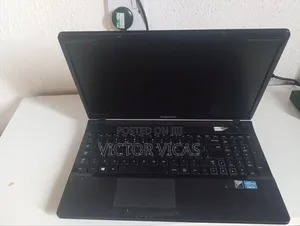 Laptop Samsung NP300E5C 4GB Intel Core i3 HDD 250GB