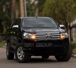 New Toyota Hilux 2021 Black