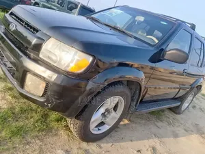 Nissan Pathfinder 2003 Black