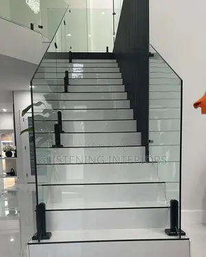 Staircase Spigot Using a 10mm Tempered Plain Glass