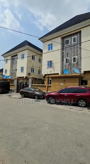 2bdrm Block of Flats in Victory Estate., Ago Palace for sale