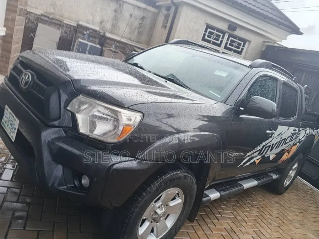 Car 2013 Black