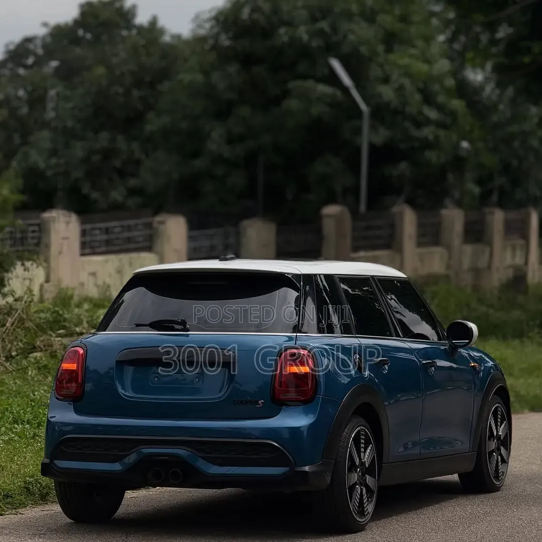Mini Cooper 2023 Blue