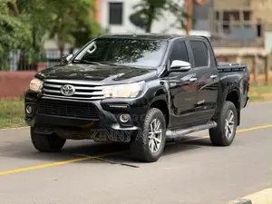 Toyota Hilux SR 2016 Black
