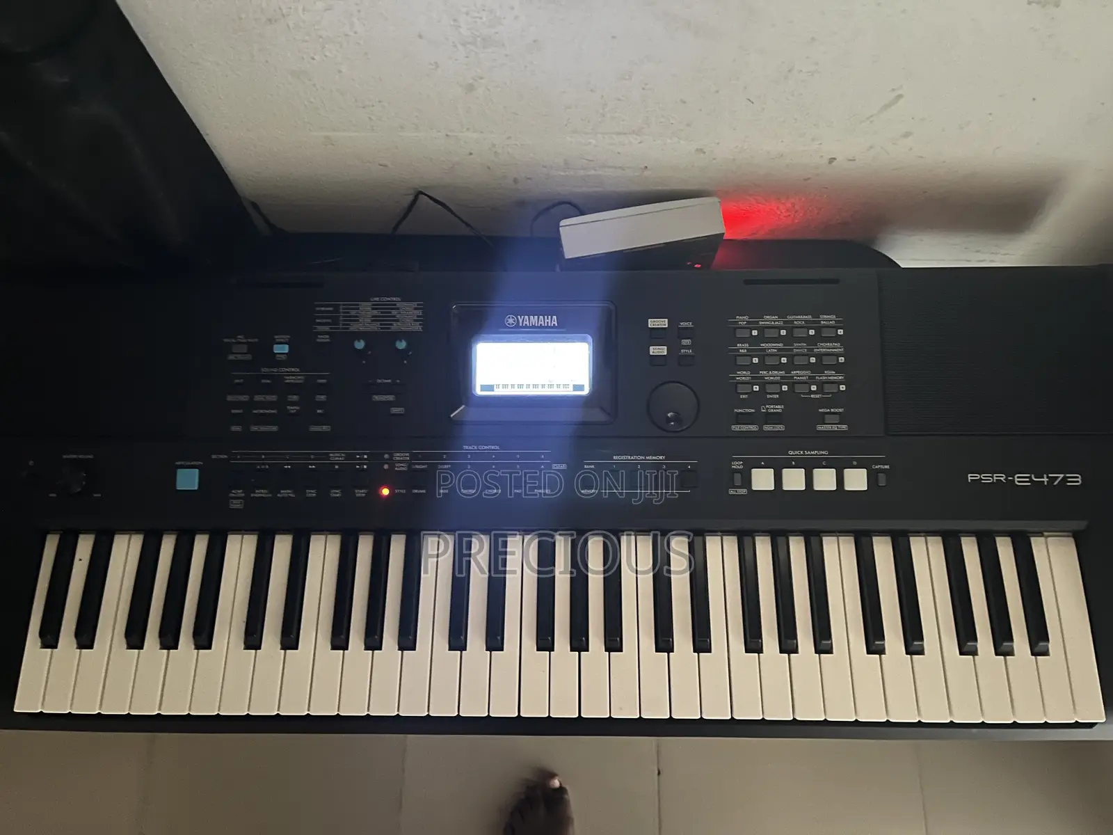 Yamaha PSR E473