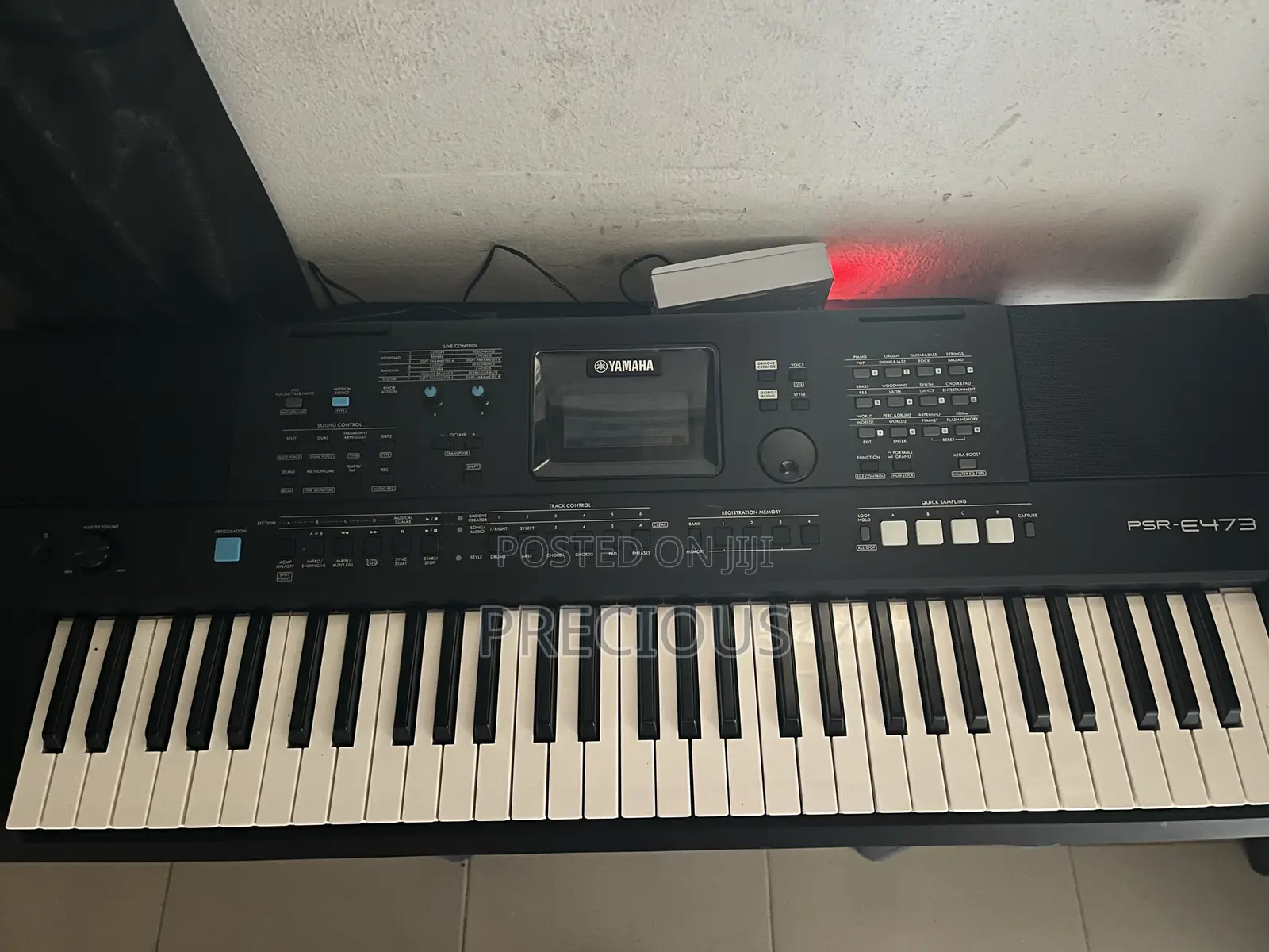 Yamaha PSR E473