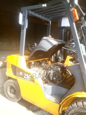 3 Tons Caterpillar Forklift