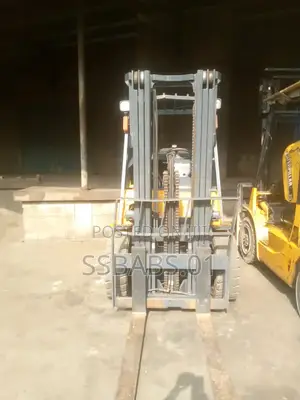 3 Tons Caterpillar Forklift