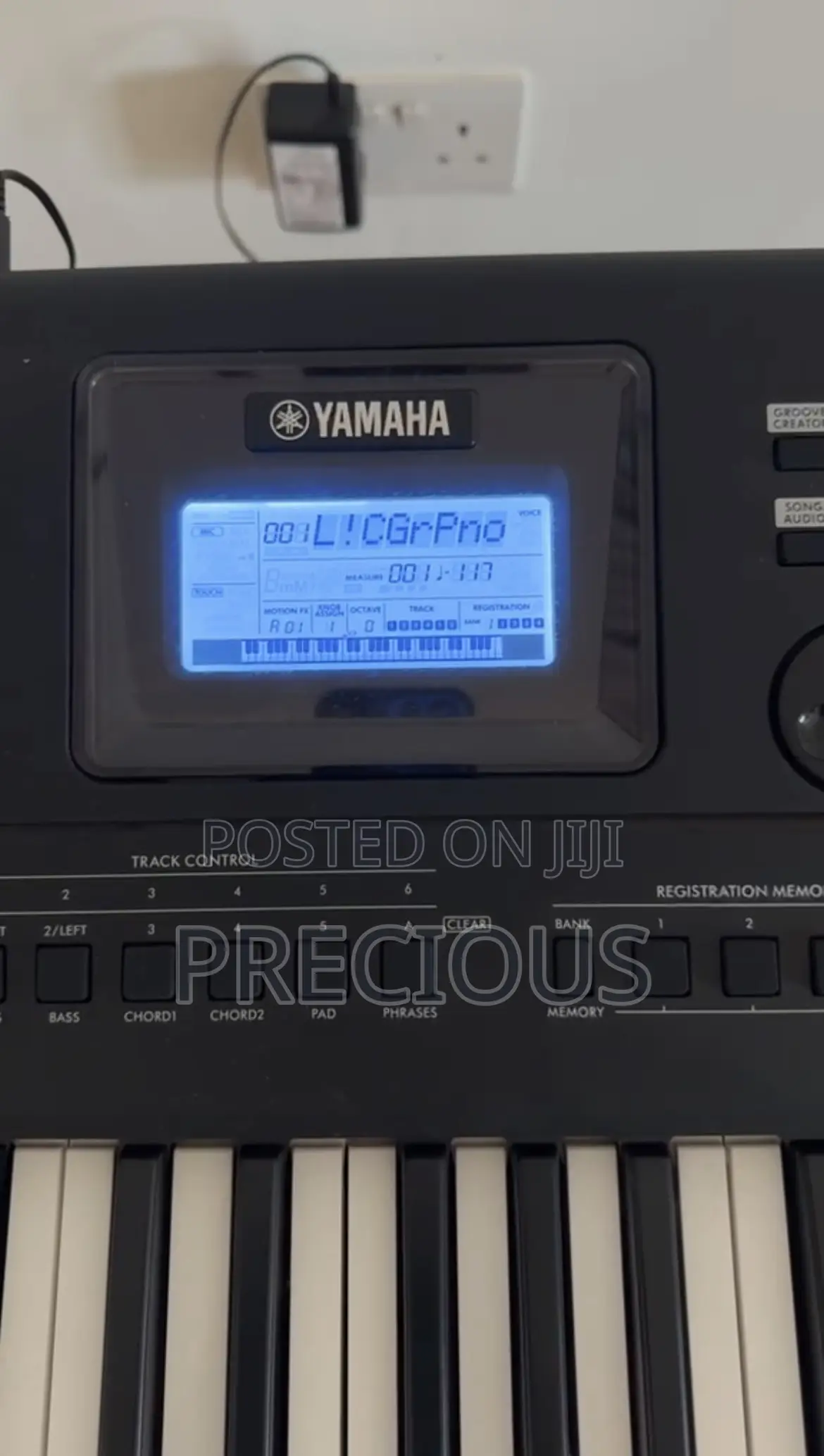 Yamaha PSR E473