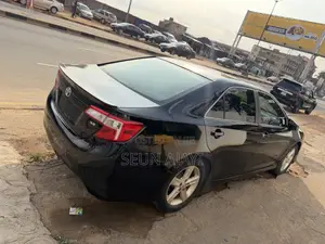 Toyota Camry SE 4dr Sedan (2.5L 4cyl 6A) 2014 Black