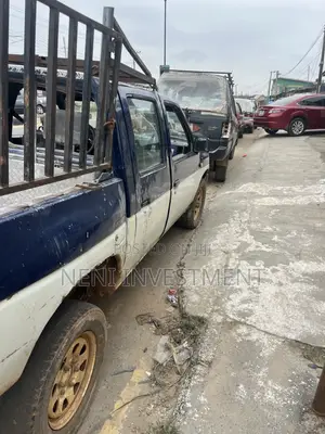 Delivery Service Bus and Pickup for Hire