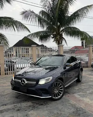 Mercedes-Benz GLC-Class 2017 Blue