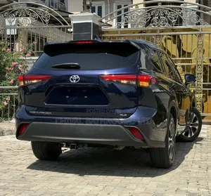 Toyota Highlander 2020 Blue