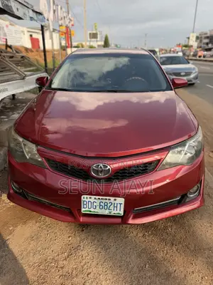 Toyota Camry SE 4dr Sedan (2.5L 4cyl 6A) 2013 Red