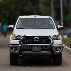 Toyota Hilux 2021 White