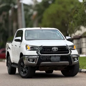 Toyota Hilux 2021 White