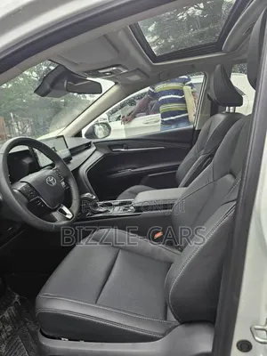 Toyota Camry 2025 Gray