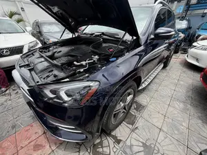 Mercedes-Benz GLE-Class 2022 Blue