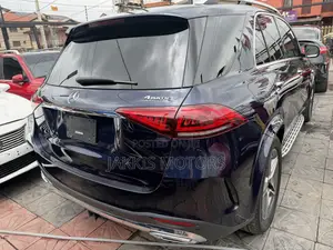 Mercedes-Benz GLE-Class 2022 Blue