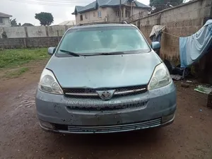 Toyota Sienna 2005 Green