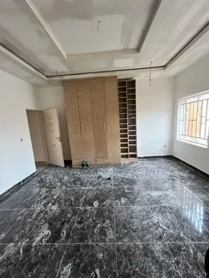 4bdrm Townhouse / Terrace in Estate On That, Lokogoma for rent