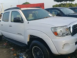 Toyota Tacoma 2010 White