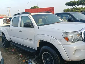 Toyota Tacoma 2010 White