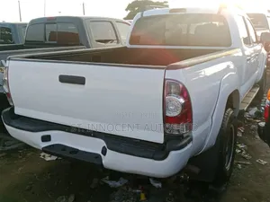 Toyota Tacoma 2010 White