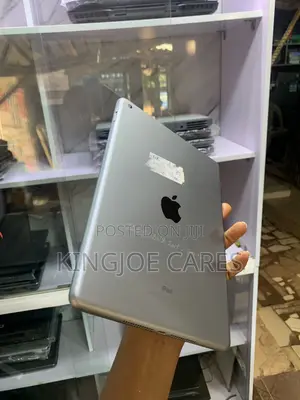 Apple iPad Air (2020) Wi-Fi 128 GB Silver