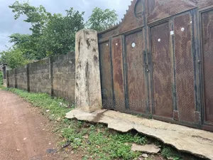 A Plot of Land at Kute Iwofun With a Demolishable 3 Bedrooms Bungalow