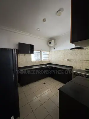 3bdrm Apartment in Lekki Phase 1 for rent