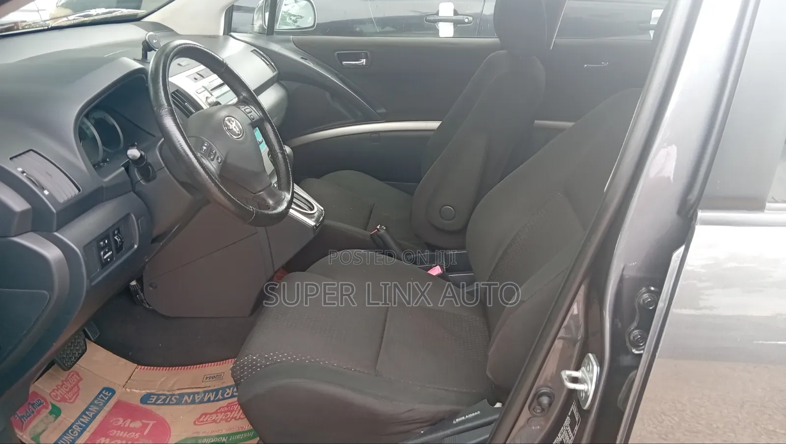 Toyota Verso 2010 Gray