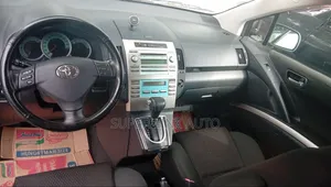 Toyota Verso 2010 Gray