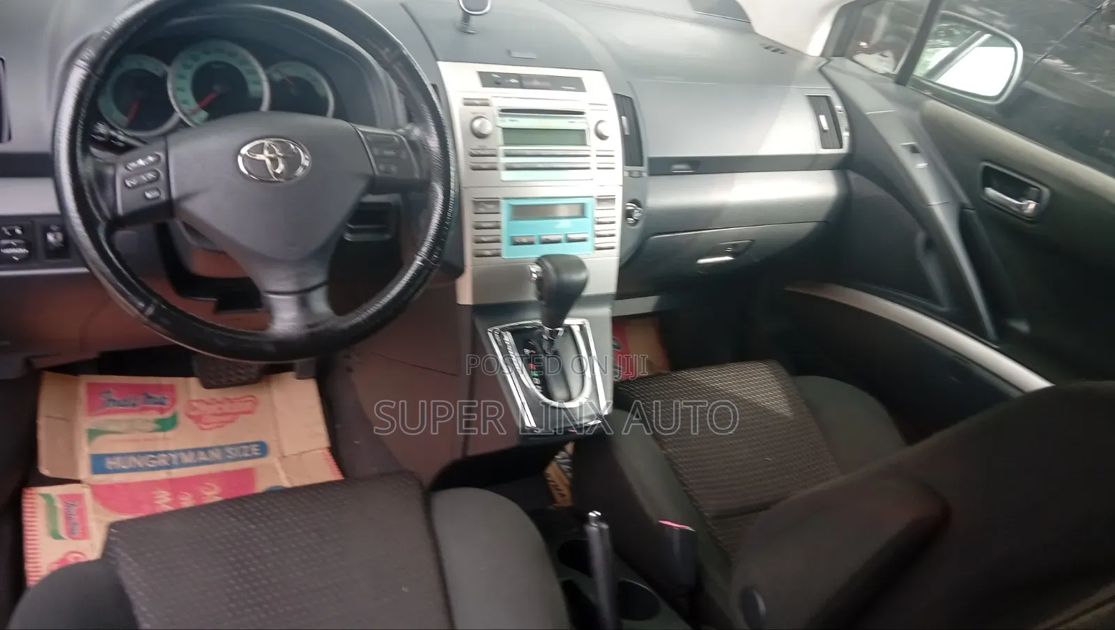 Toyota Verso 2010 Gray