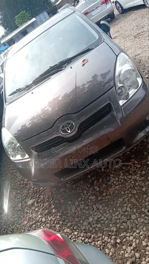 Toyota Verso 2010 Gray