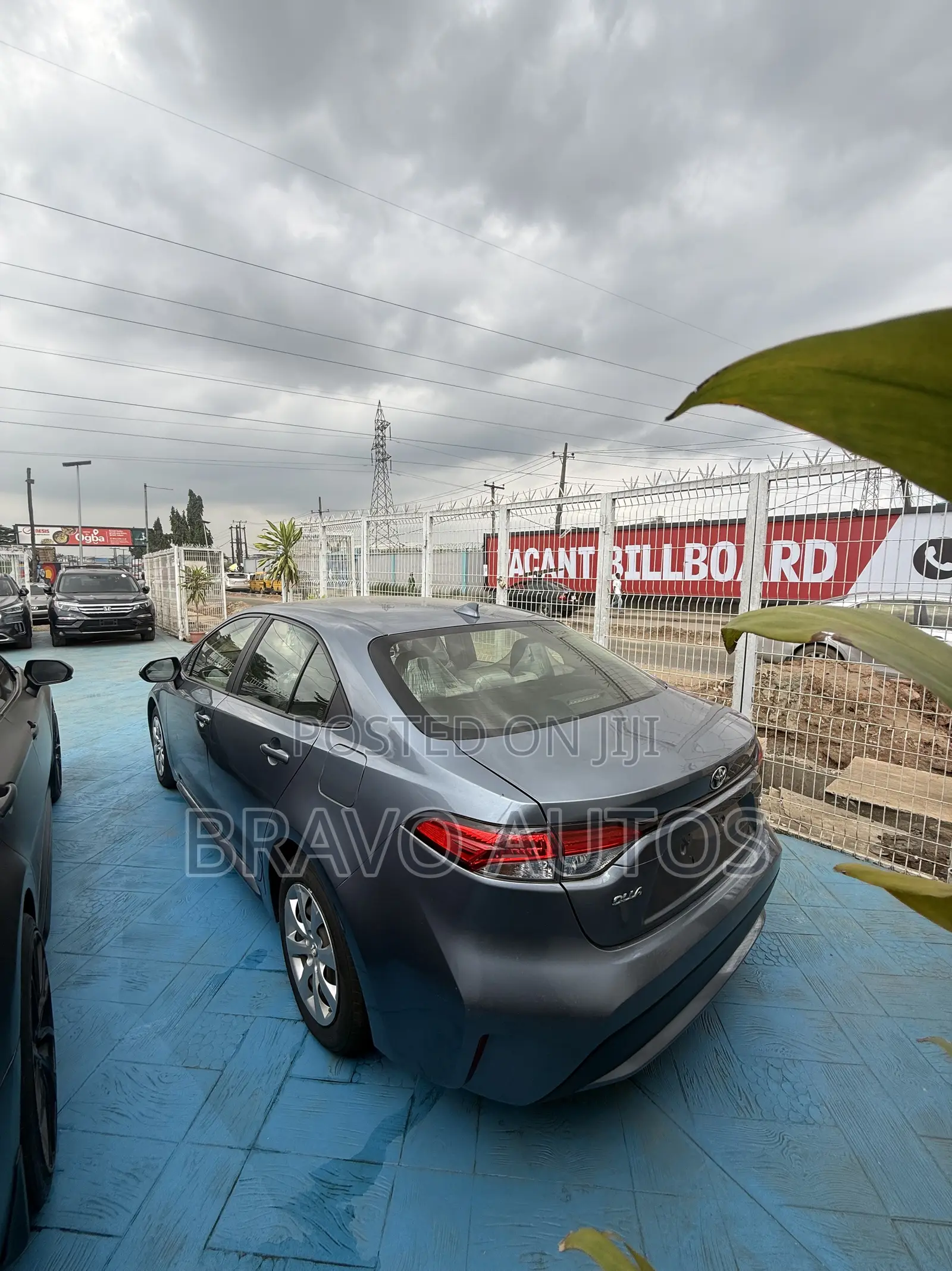 Toyota Corolla LE 2020 Gray