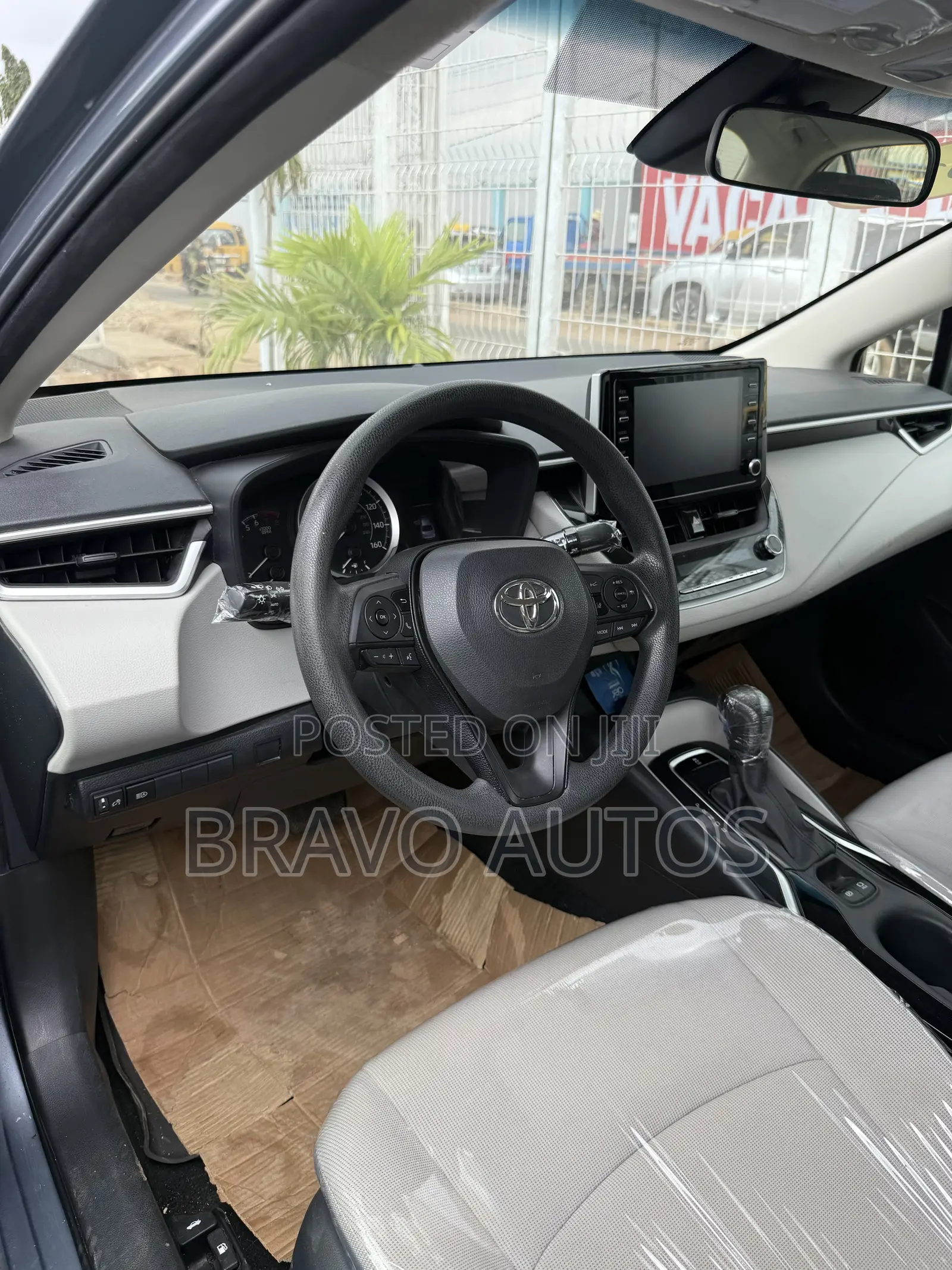 Toyota Corolla LE 2020 Gray