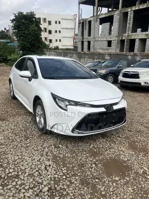 Toyota Corolla LE 2022 White