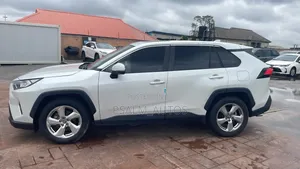 Toyota RAV4 2023 White