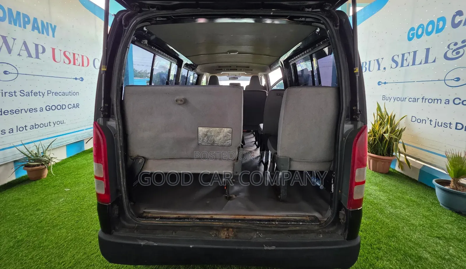Toyota HiAce 2008 Black